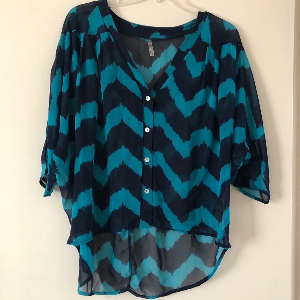 Boutique Top! Blue/Teal Button Up Blouse 💙